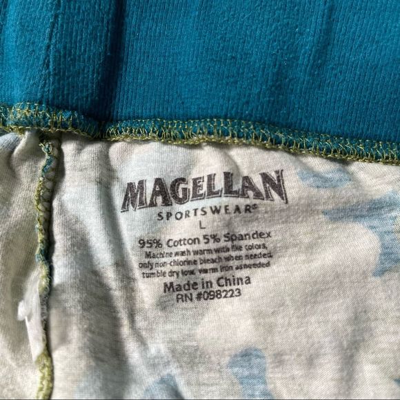 Magellan 📌size large green & blue camo sleep/lounge pants with tie on the front - Picture 4 of 4